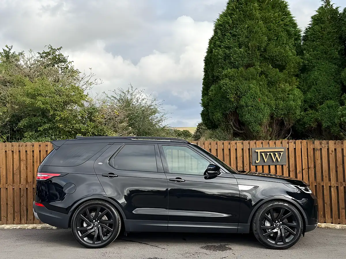 Used 2020 Land Rover Discovery Hse Black - Interior and Exterior details 2