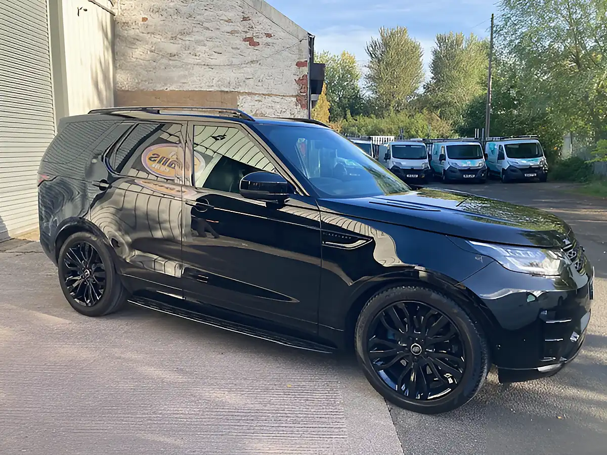 Used 2020 Land Rover Discovery Hse Commercial Black - Interior and Exterior details 2