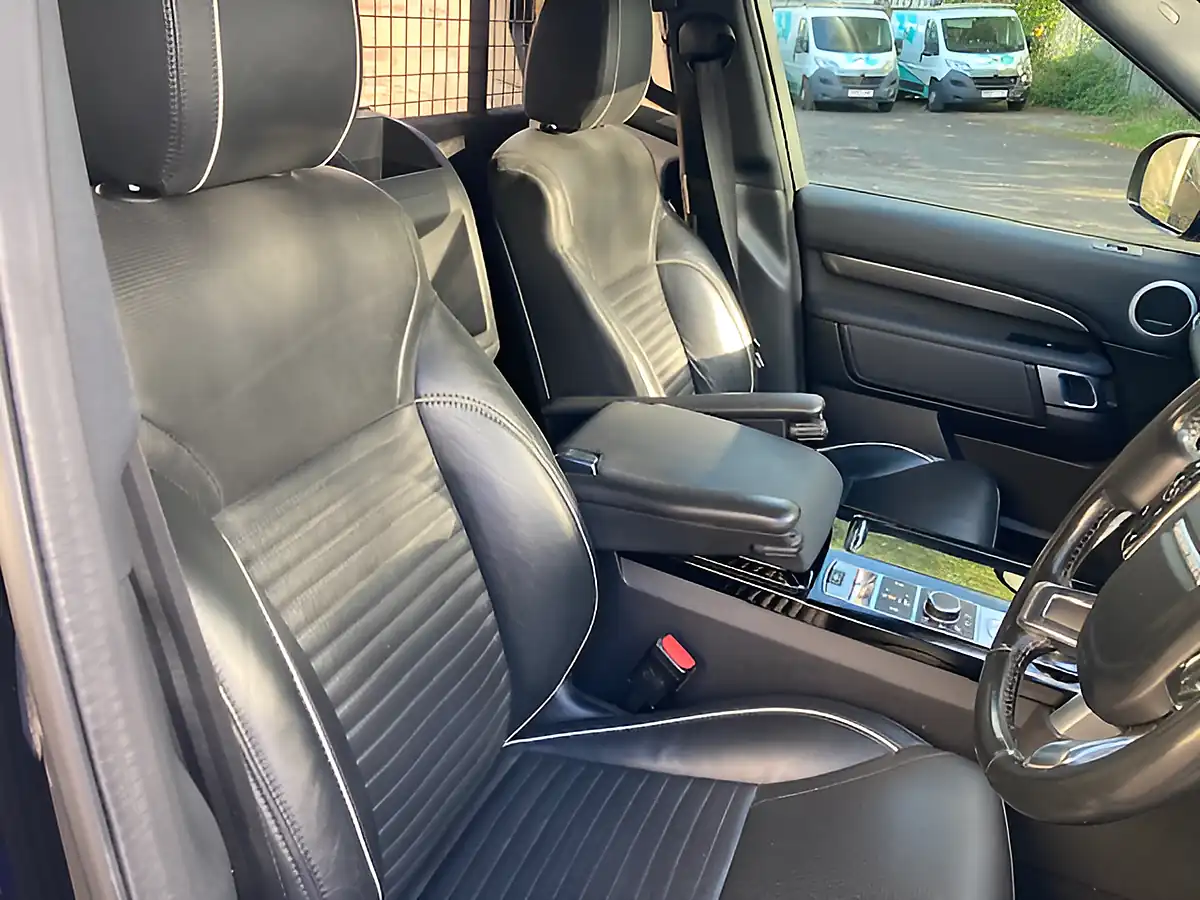 Used 2020 Land Rover Discovery Hse Commercial Black - Interior and Exterior details 8