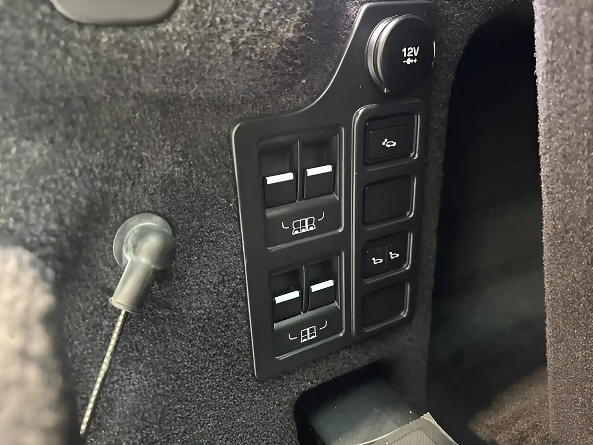 Used 2020 Land Rover Discovery Hse Fuji White - Interior and Exterior details 13