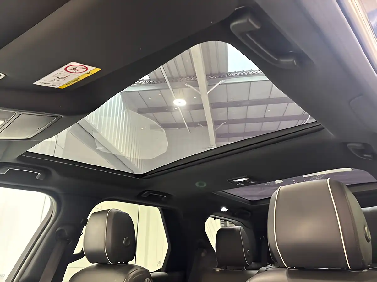 Used 2020 Land Rover Discovery Hse Fuji White - Interior and Exterior details 18