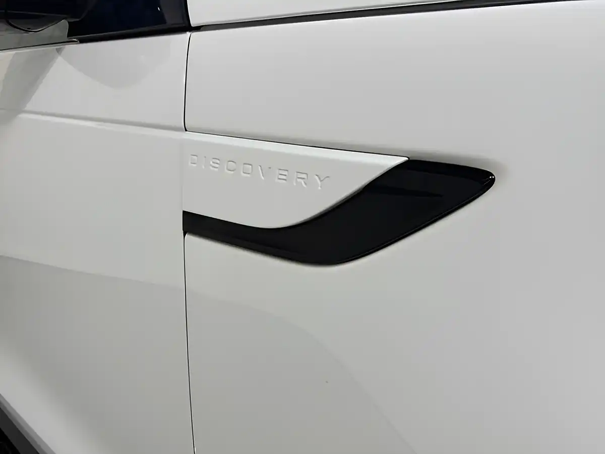 Used 2020 Land Rover Discovery Hse Fuji White - Interior and Exterior details 8