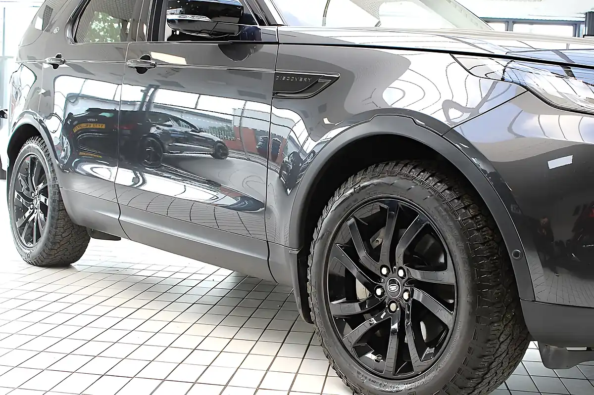 Used 2020 Land Rover Discovery Hse Grey - Interior and Exterior details 11