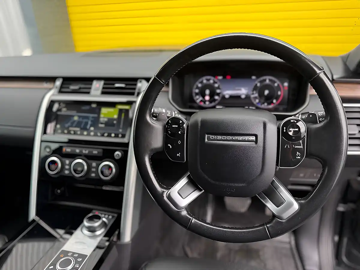 Used 2020 Land Rover Discovery Hse Grey - Interior and Exterior details 2