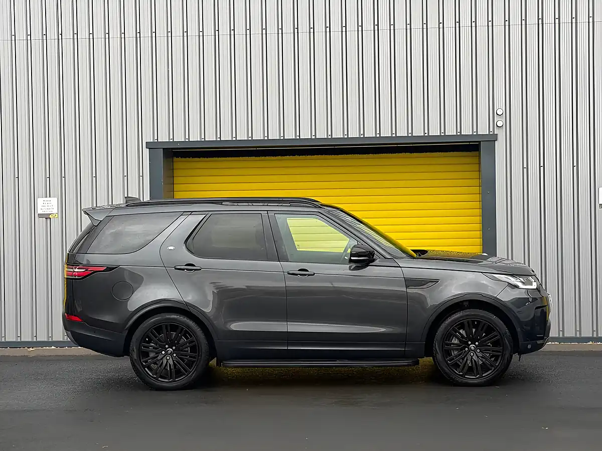 Used 2020 Land Rover Discovery Hse Grey - Interior and Exterior details 6