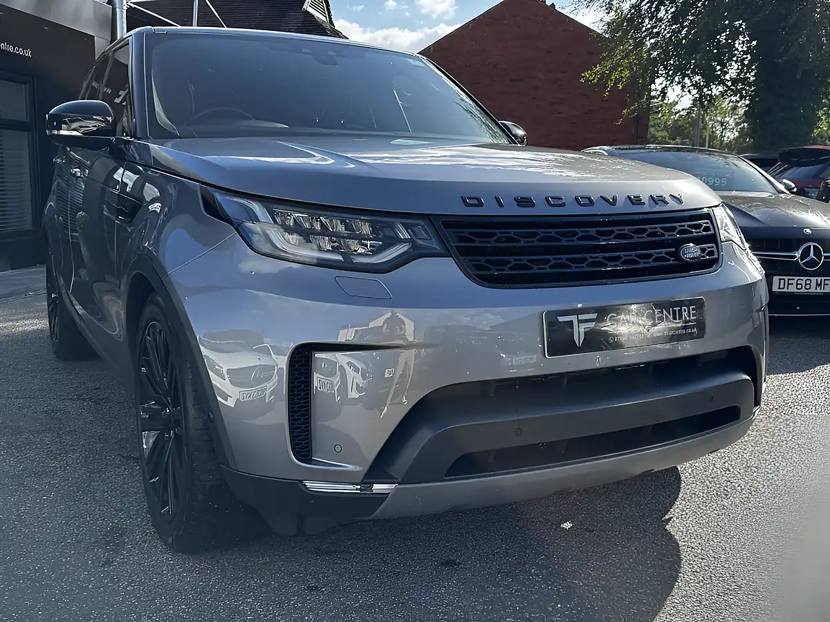 Used 2020 Land Rover Discovery Hse Grey - Interior and Exterior details 10