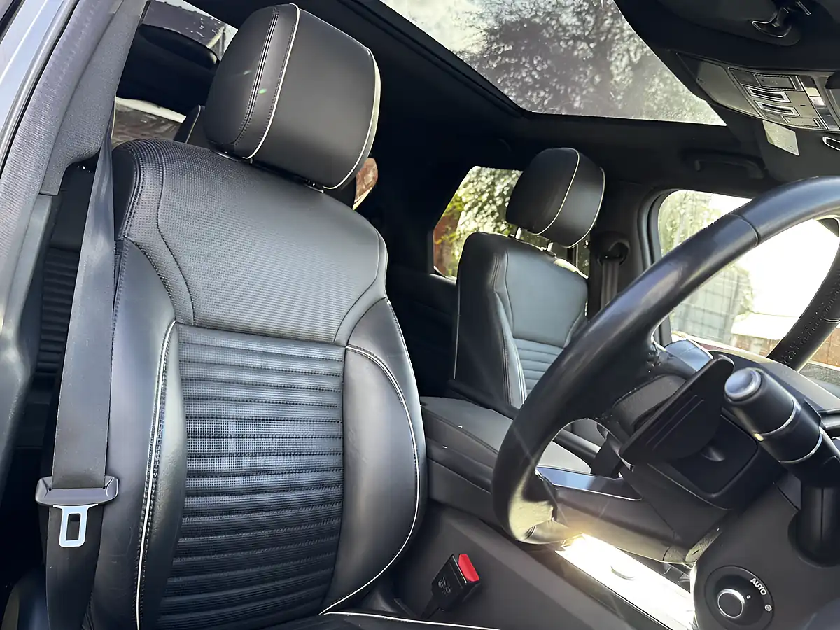 Used 2020 Land Rover Discovery Hse Grey - Interior and Exterior details 13