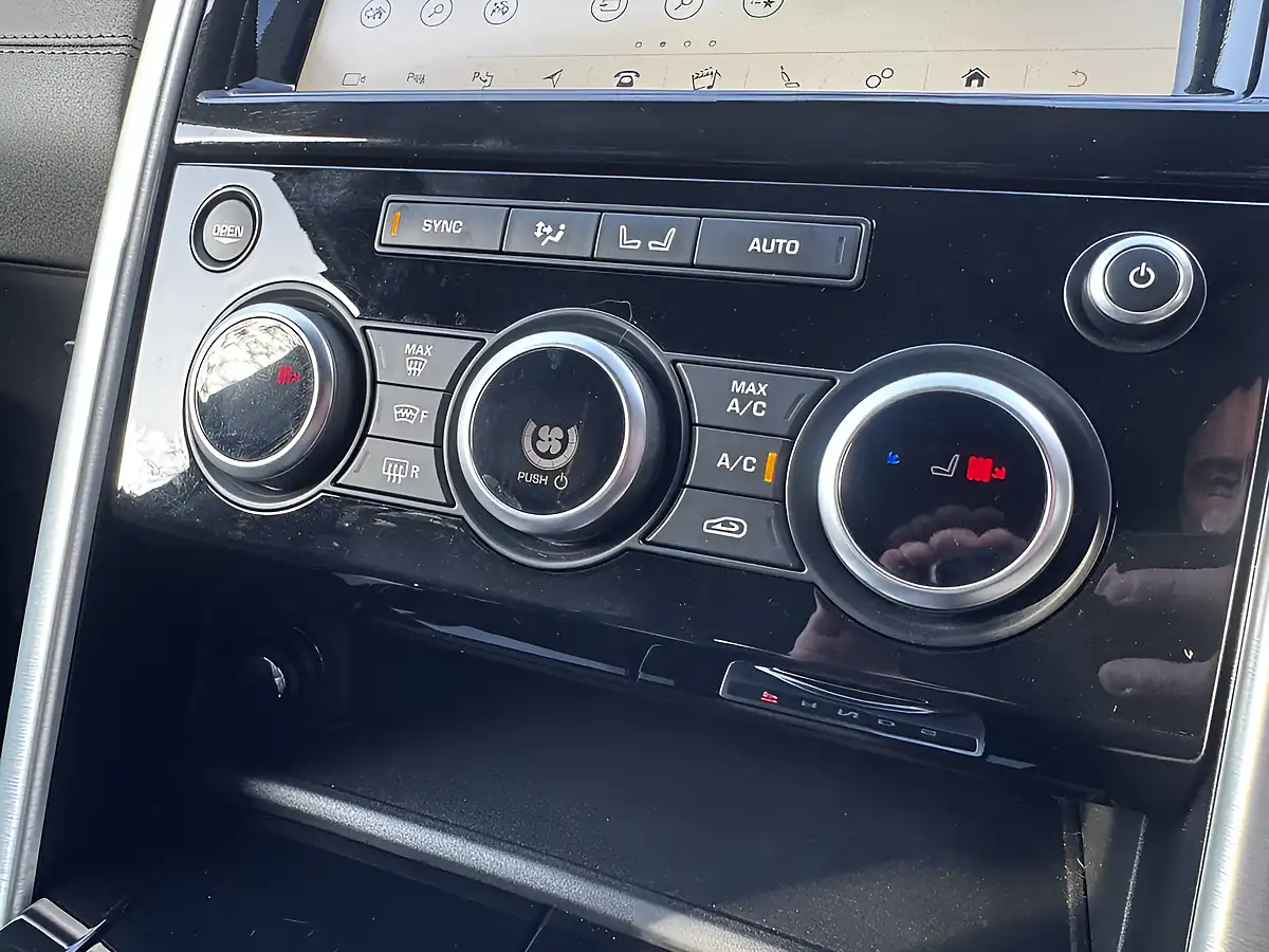 Used 2020 Land Rover Discovery Hse Grey - Interior and Exterior details 15