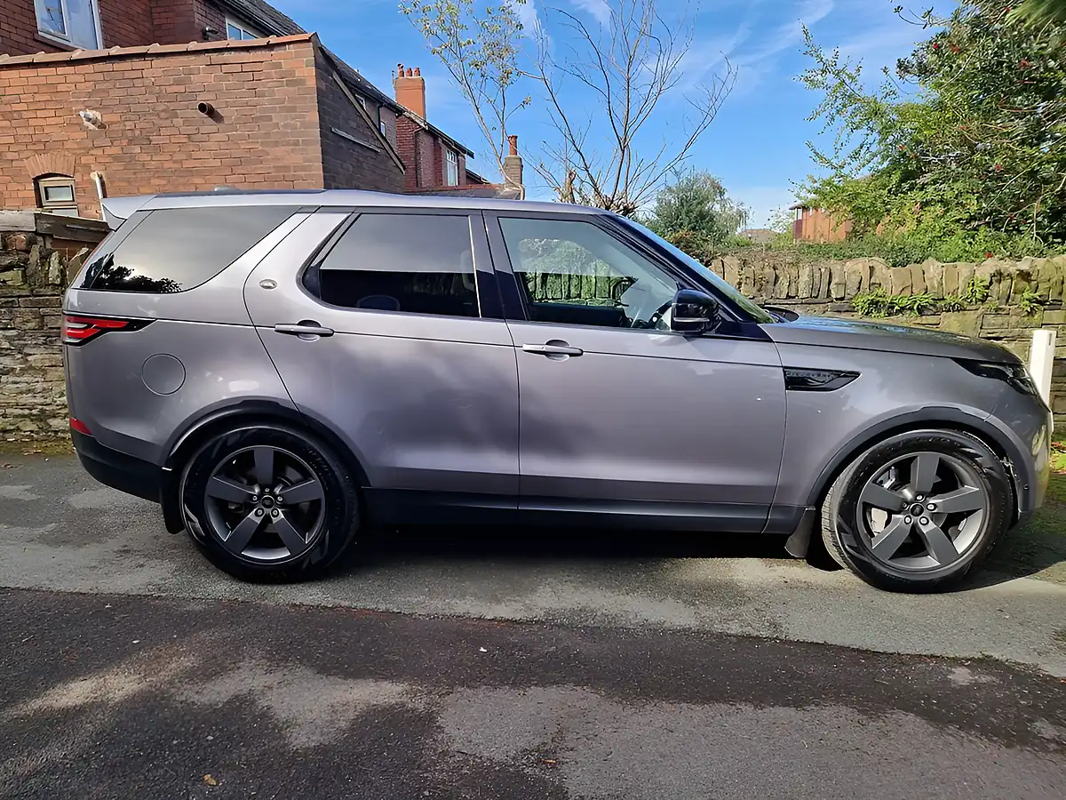 Used 2020 Land Rover Discovery Hse Grey - Interior and Exterior details 3