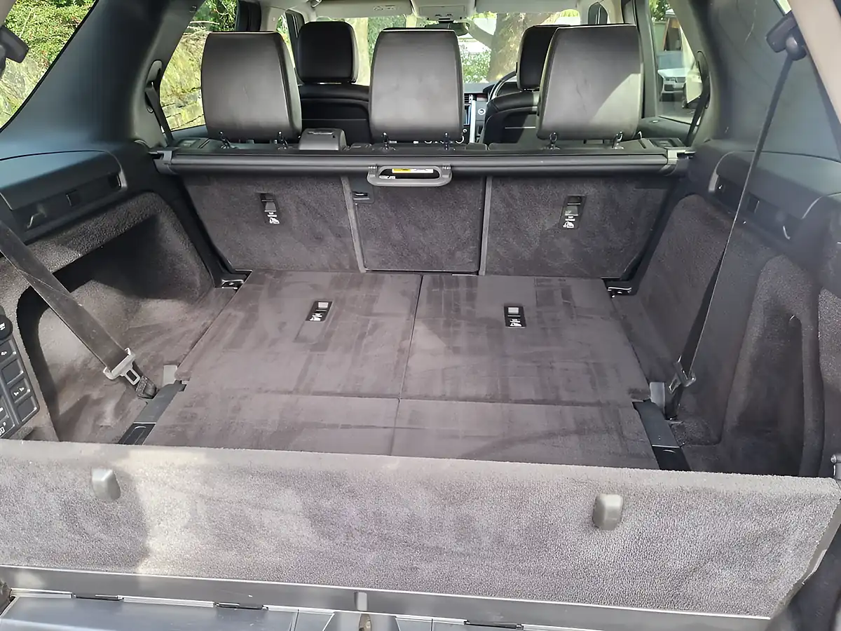 Used 2020 Land Rover Discovery Hse Grey - Interior and Exterior details 7