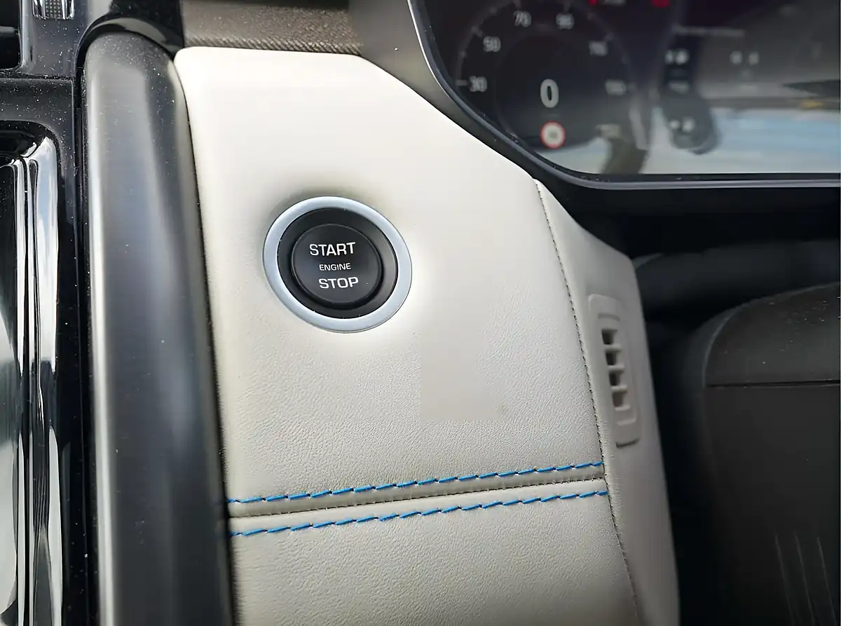 Used 2020 Land Rover Discovery Hse Luxury Grey - Interior and Exterior details 17