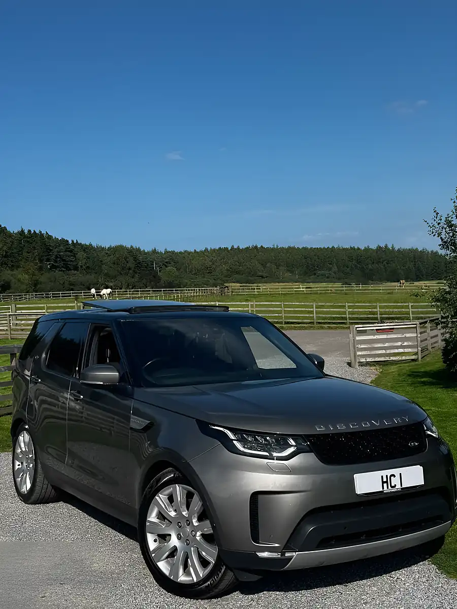 Used 2020 Land Rover Discovery Hse Luxury Silver - Interior and Exterior details 11