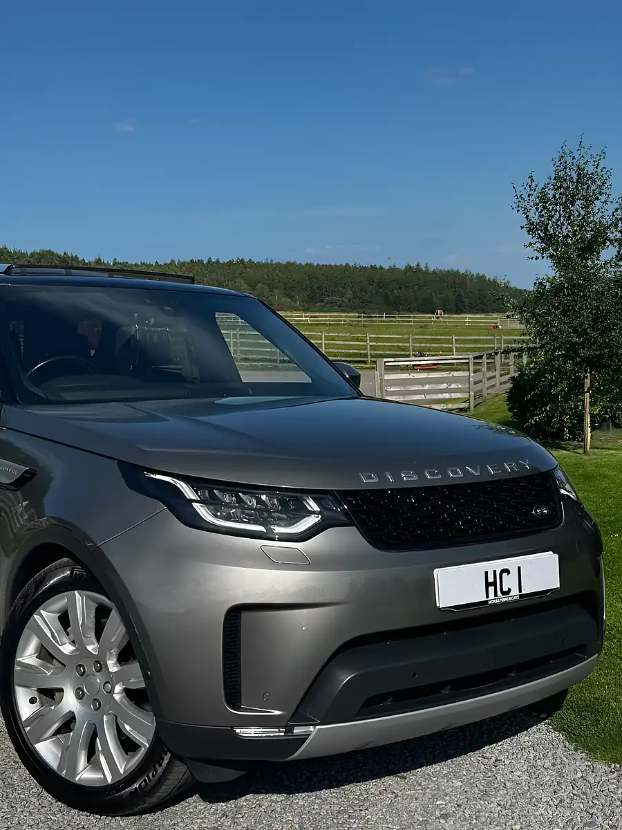 Used 2020 Land Rover Discovery Hse Luxury Silver - Interior and Exterior details 7