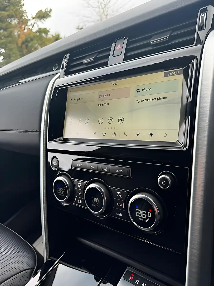 Used 2020 Land Rover Discovery Hse Namib Orange - Interior and Exterior details 11