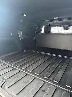 Used 2020 Land Rover Discovery Hse Namib Orange - Interior and Exterior details 13