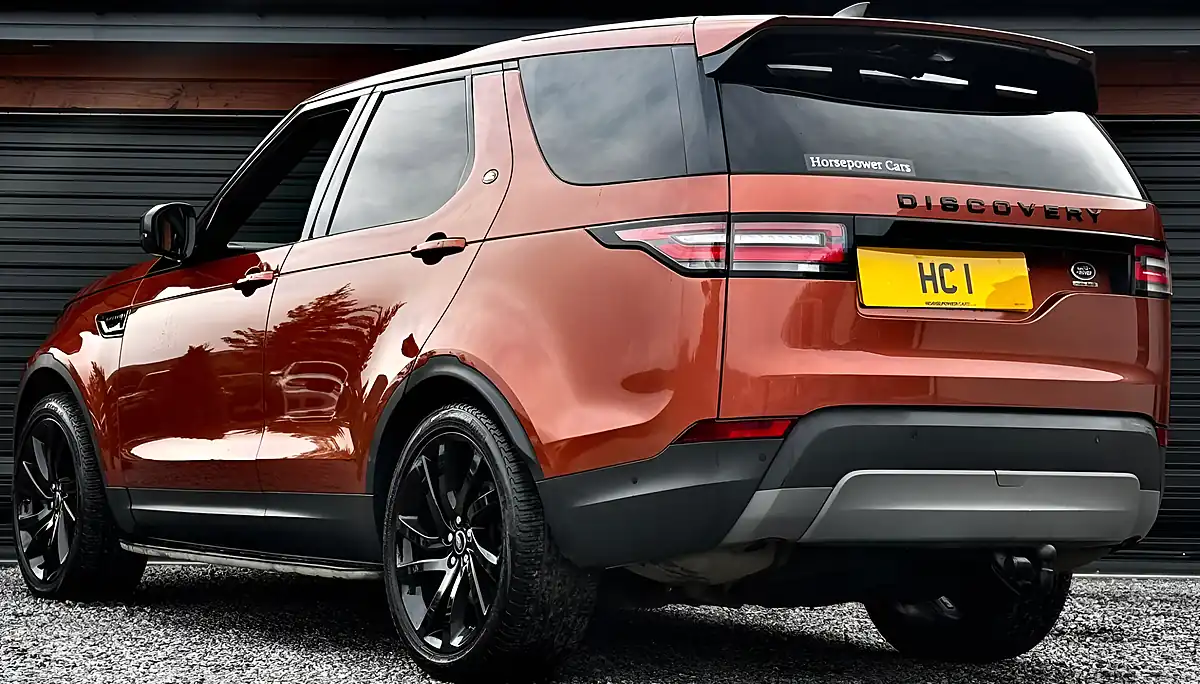 Used 2020 Land Rover Discovery Hse Namib Orange - Interior and Exterior details 2