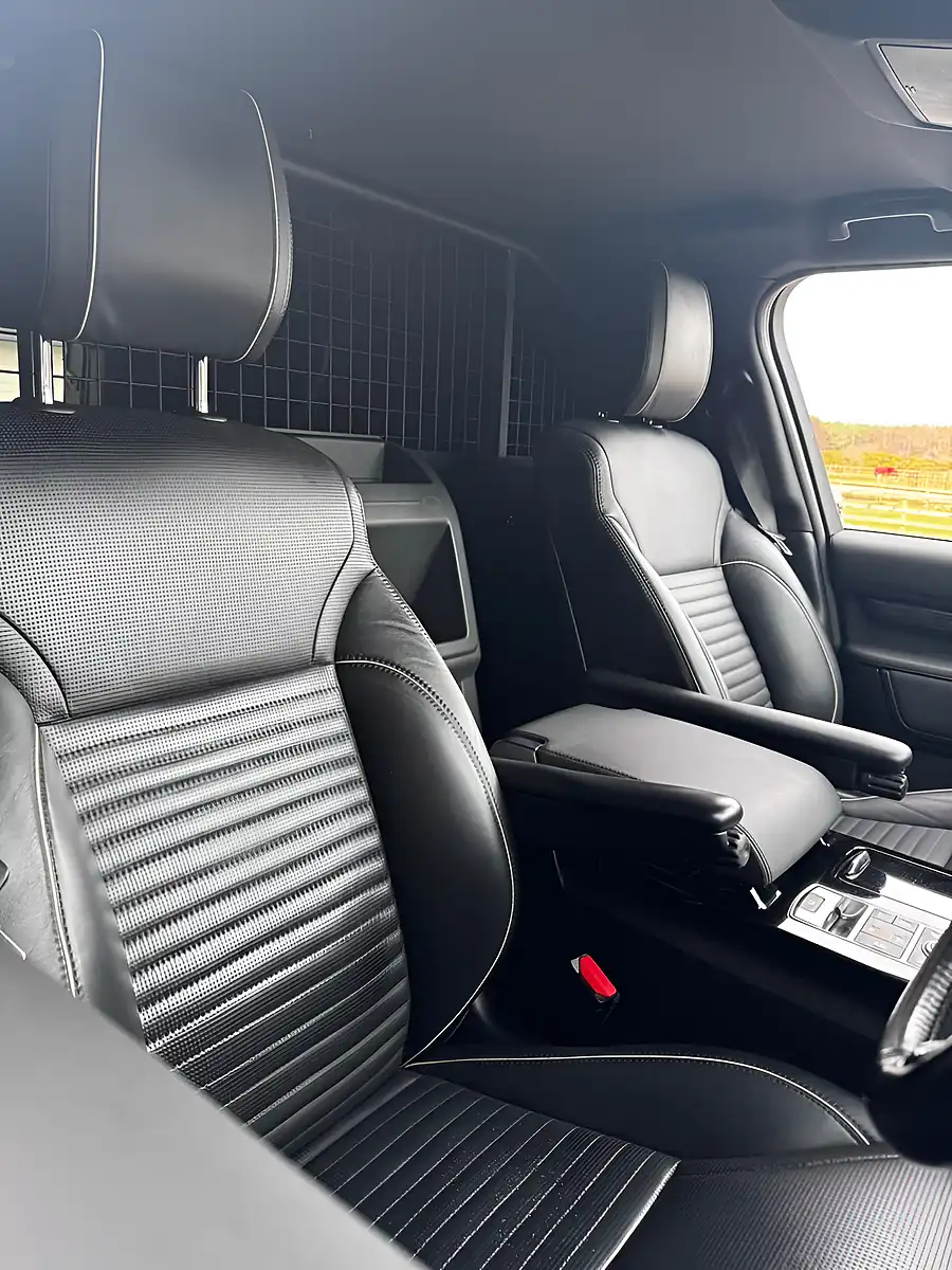 Used 2020 Land Rover Discovery Hse Namib Orange - Interior and Exterior details 8