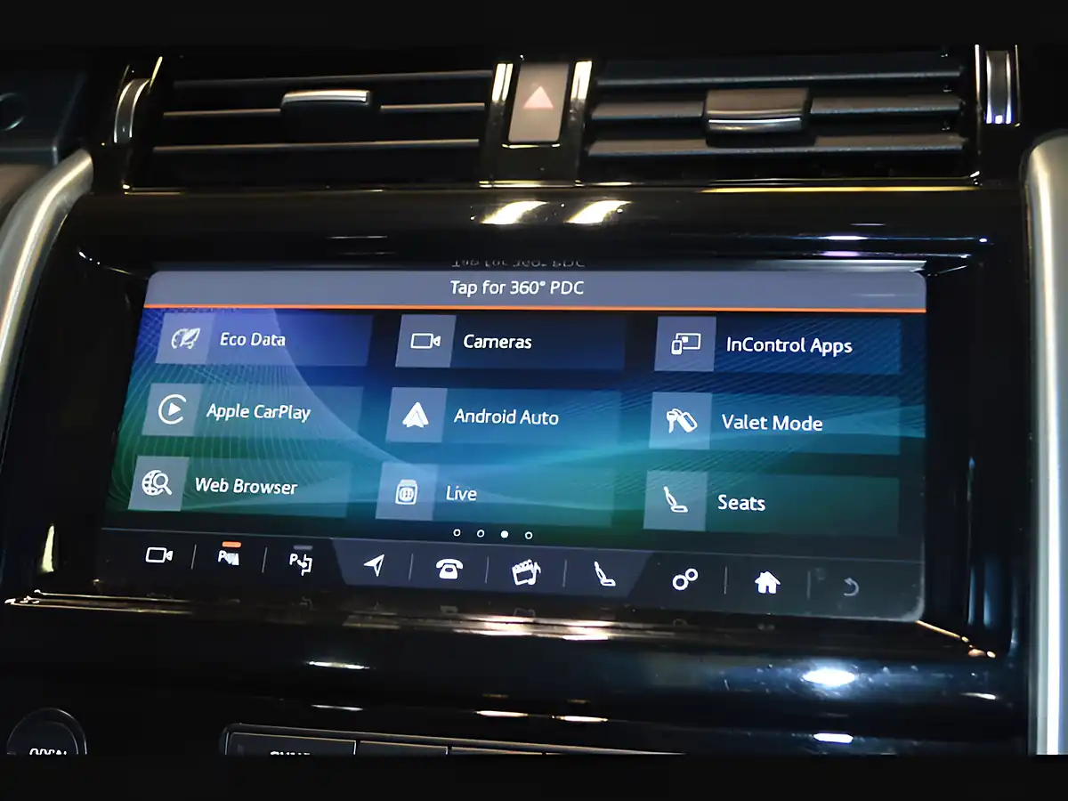 Used 2020 Land Rover Discovery Hse Santorini Black - Interior and Exterior details 17
