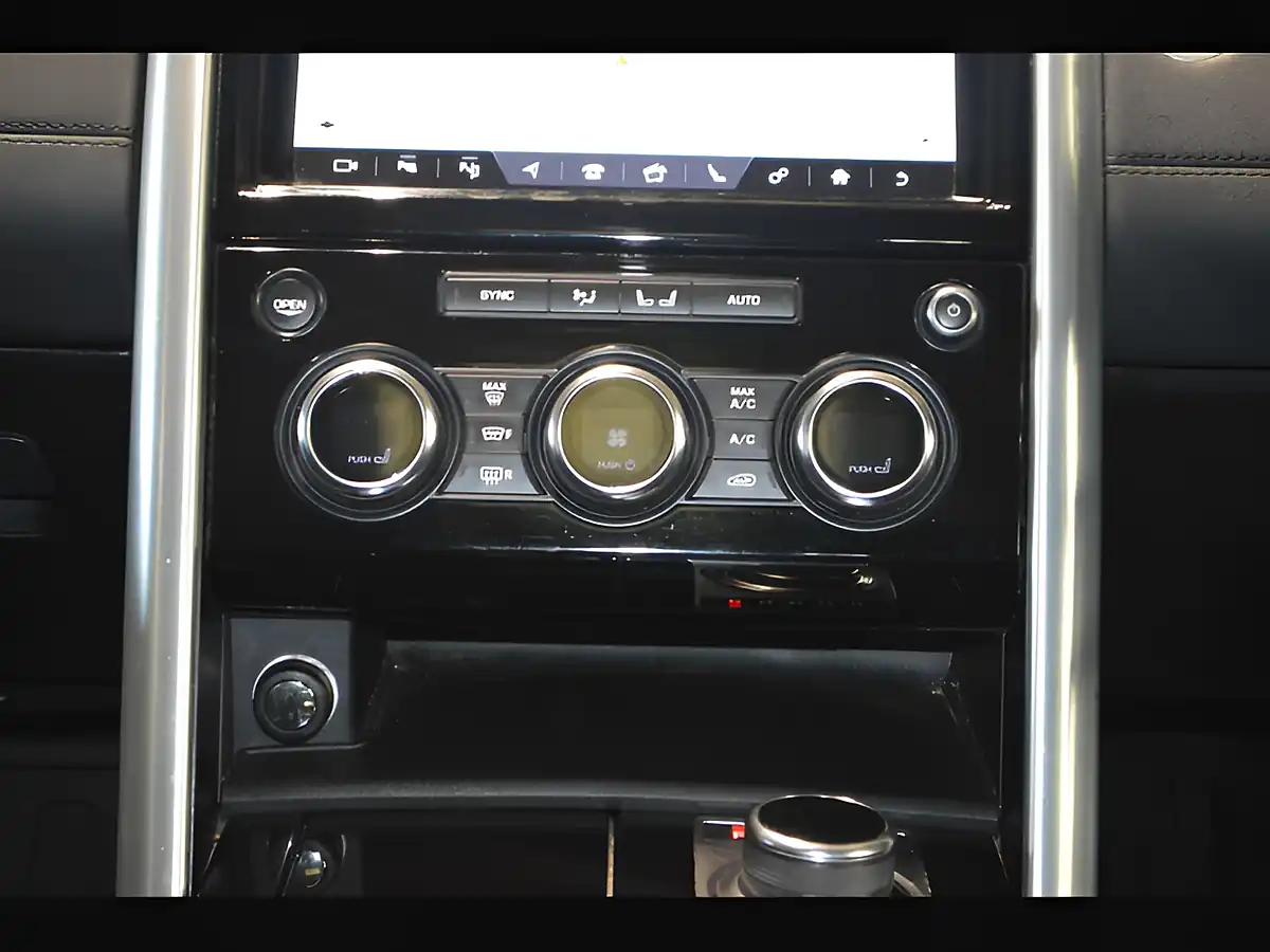 Used 2020 Land Rover Discovery Hse Santorini Black - Interior and Exterior details 18
