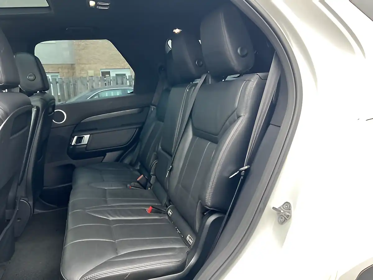 Used 2020 Land Rover Discovery Hse White - Interior and Exterior details 17