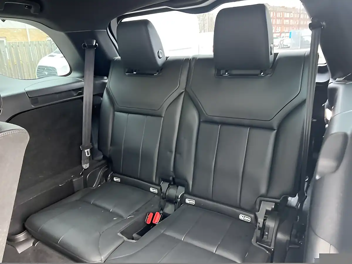 Used 2020 Land Rover Discovery Hse White - Interior and Exterior details 19