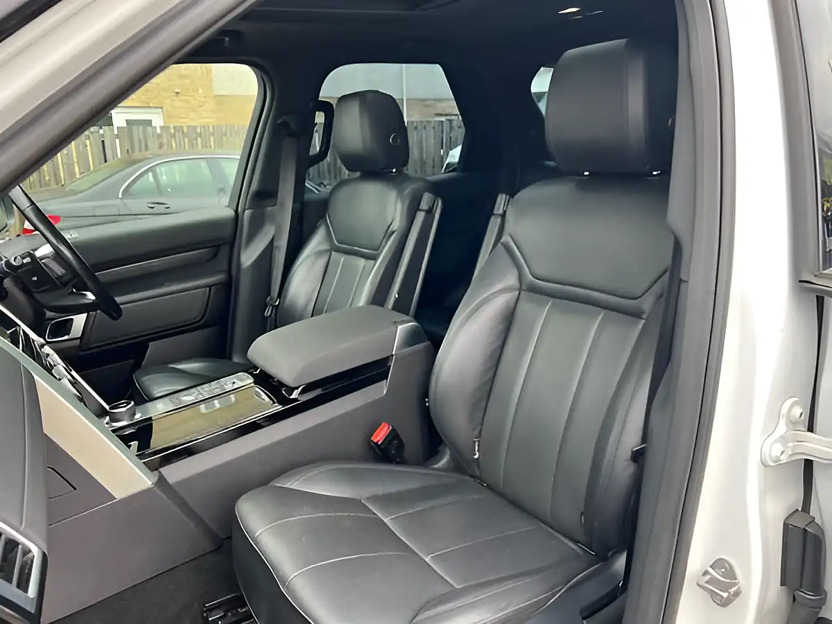 Used 2020 Land Rover Discovery Hse White - Interior and Exterior details 20