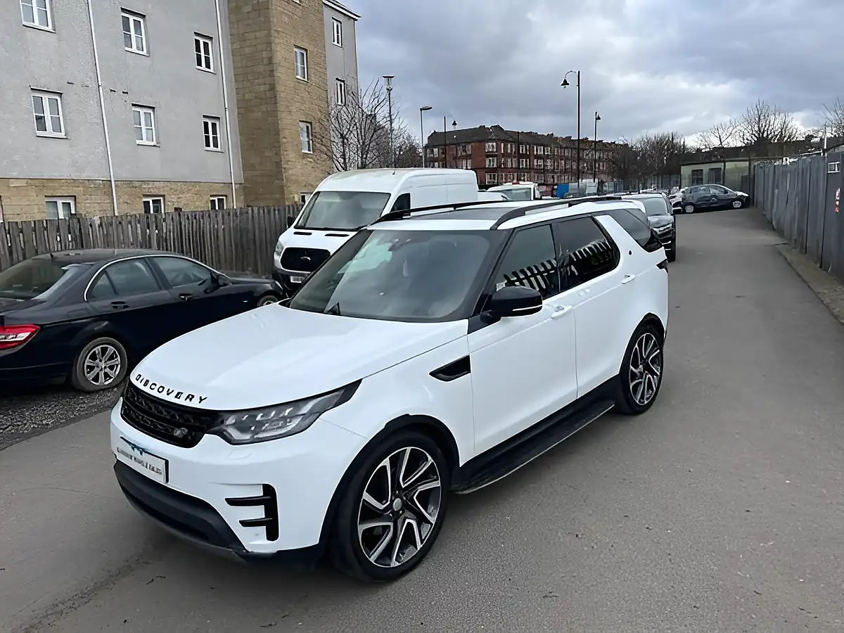 Used 2020 Land Rover Discovery Hse White - Interior and Exterior details 3