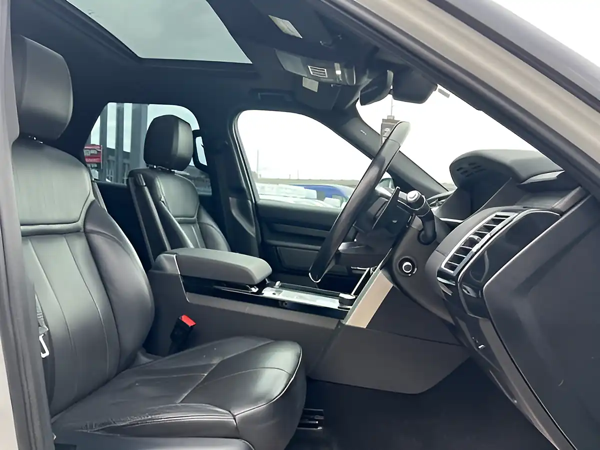 Used 2020 Land Rover Discovery Hse White - Interior and Exterior details 7