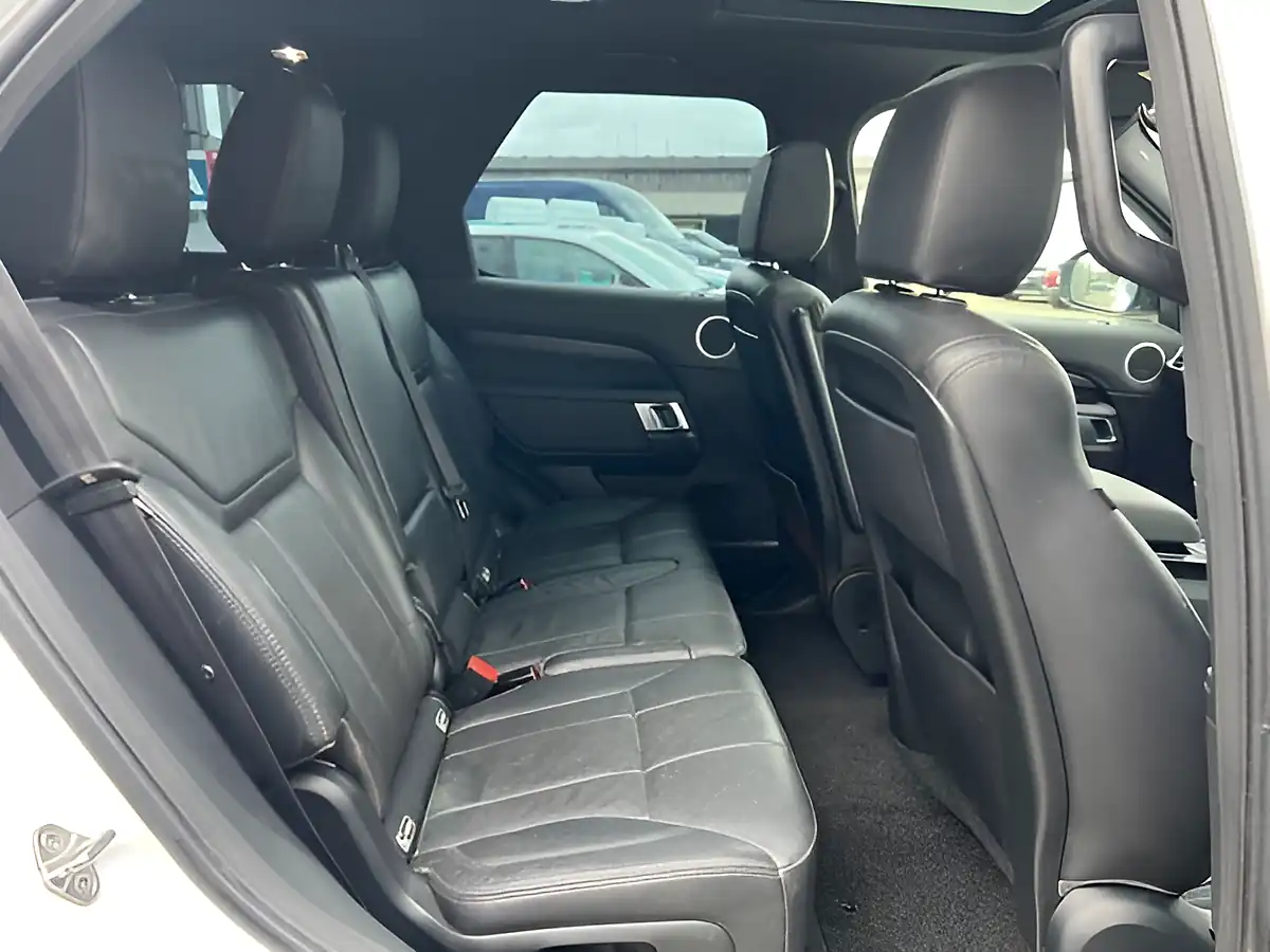 Used 2020 Land Rover Discovery Hse White - Interior and Exterior details 9