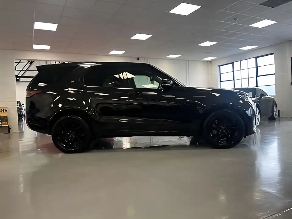 Used 2020 Land Rover Discovery Landmark Black - Interior and Exterior details 19