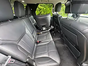 Used 2020 Land Rover Discovery Landmark Edition Black - Interior and Exterior details 11