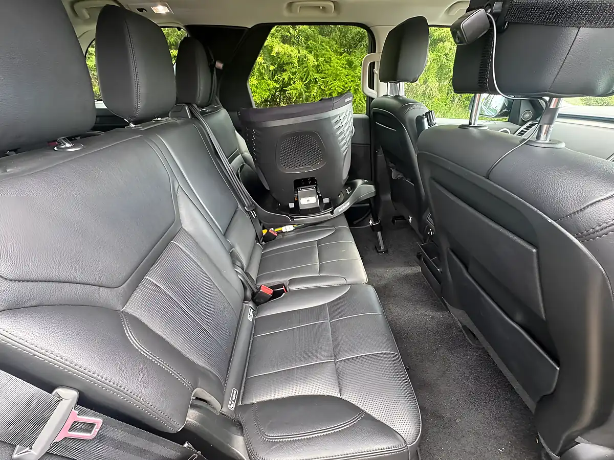 Used 2020 Land Rover Discovery Landmark Edition Black - Interior and Exterior details 11