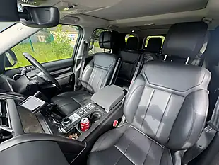 Used 2020 Land Rover Discovery Landmark Edition Black - Interior and Exterior details 13