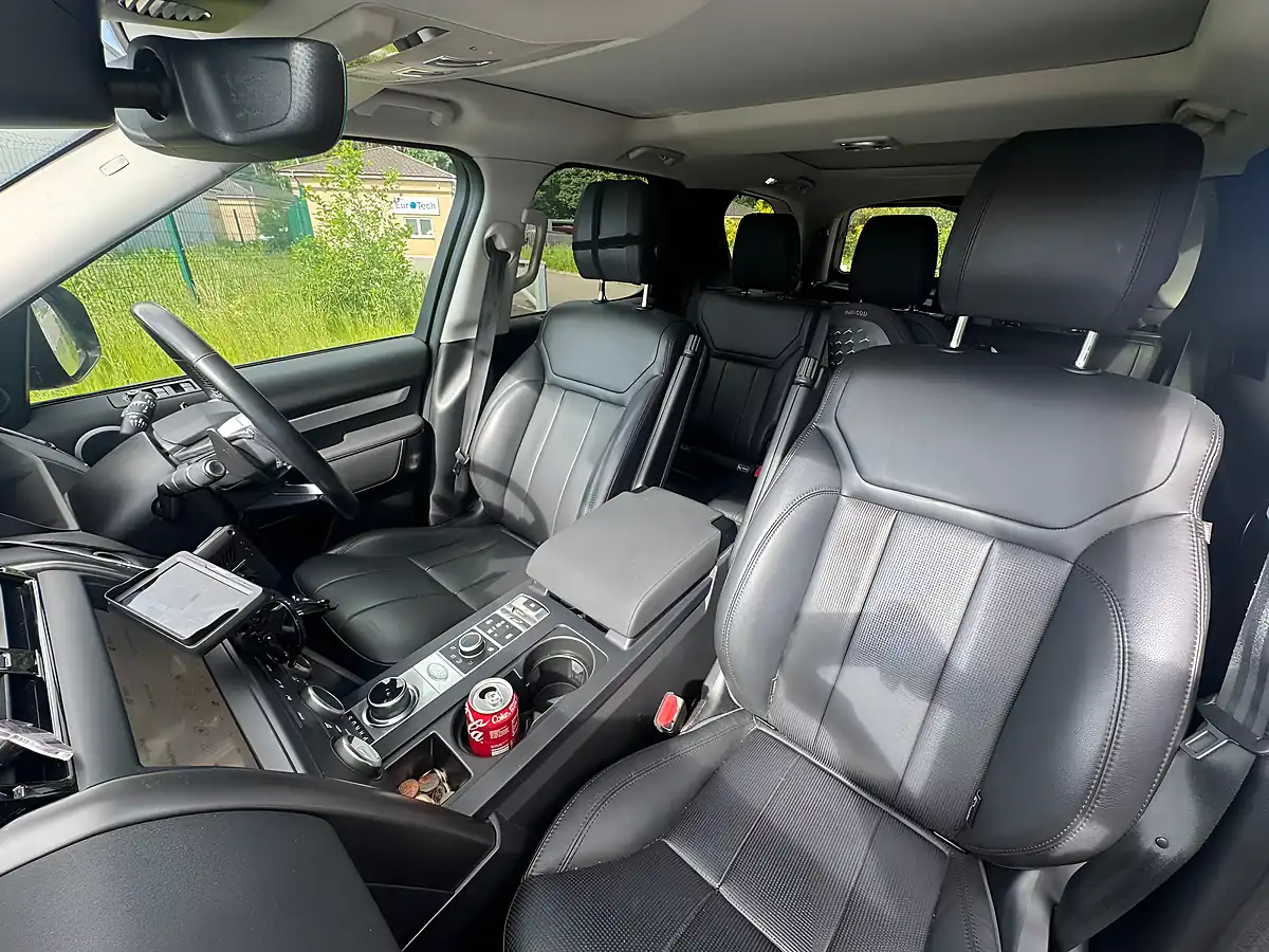 Used 2020 Land Rover Discovery Landmark Edition Black - Interior and Exterior details 13