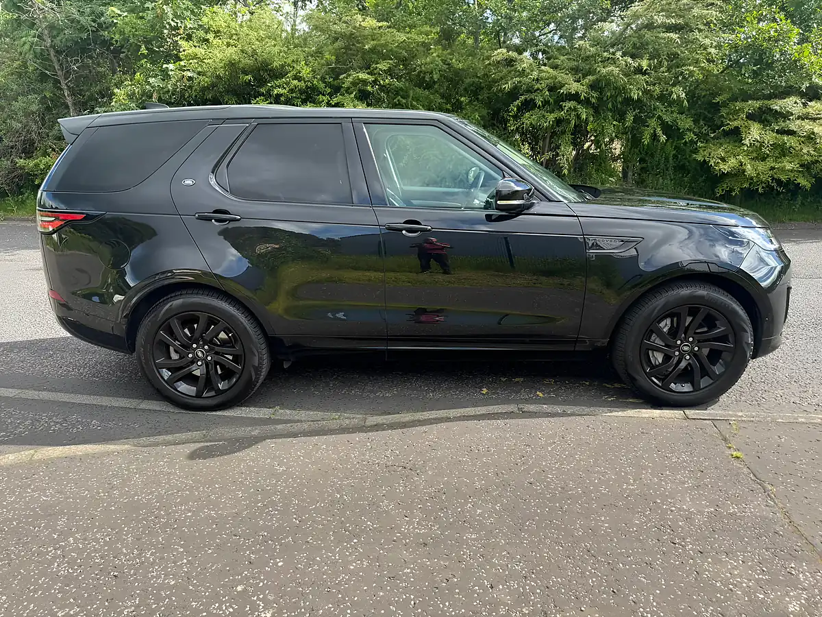 Used 2020 Land Rover Discovery Landmark Edition Black - Interior and Exterior details 4