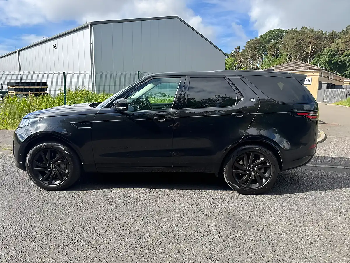 Used 2020 Land Rover Discovery Landmark Edition Black - Interior and Exterior details 5