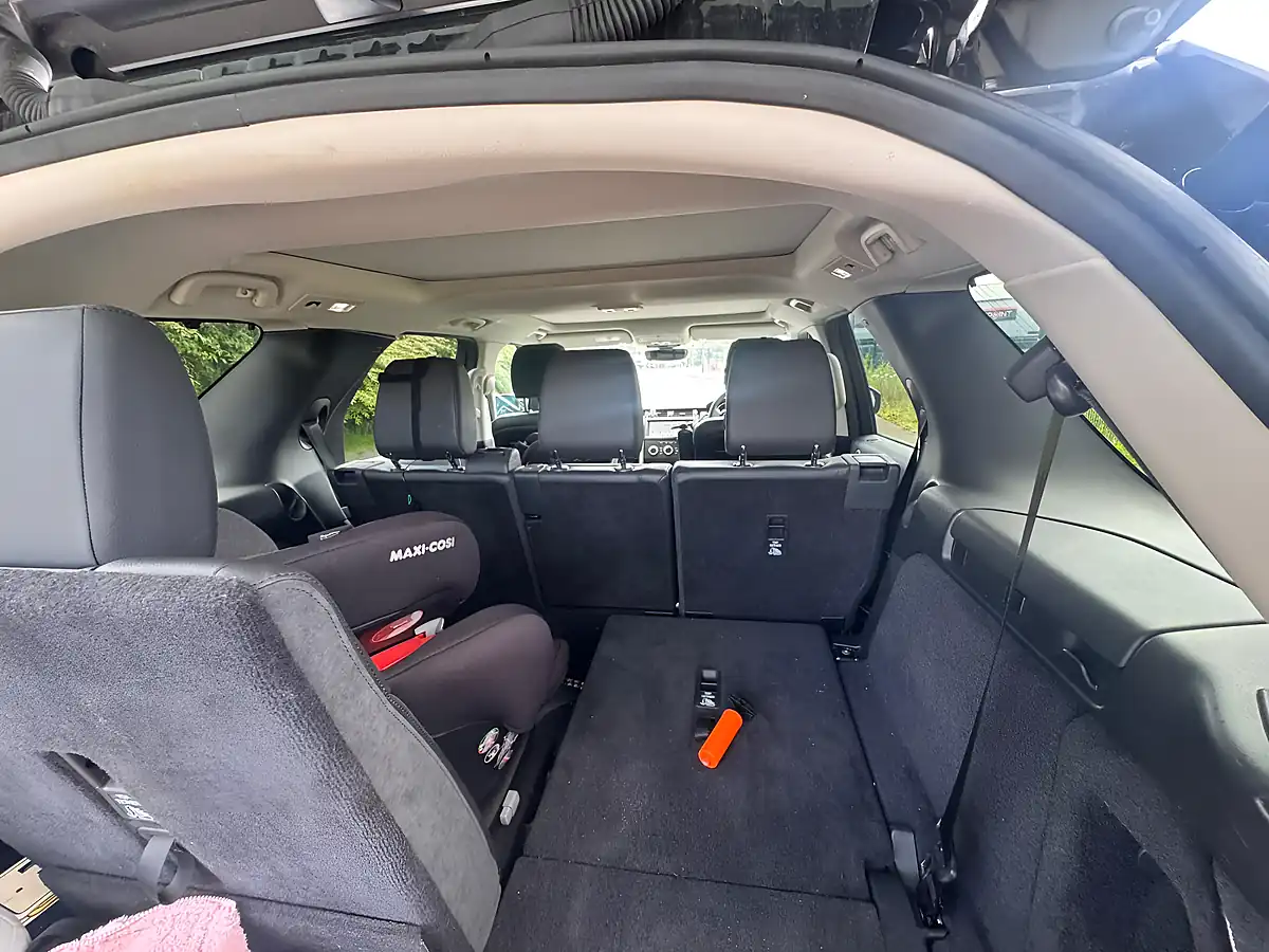 Used 2020 Land Rover Discovery Landmark Edition Black - Interior and Exterior details 9