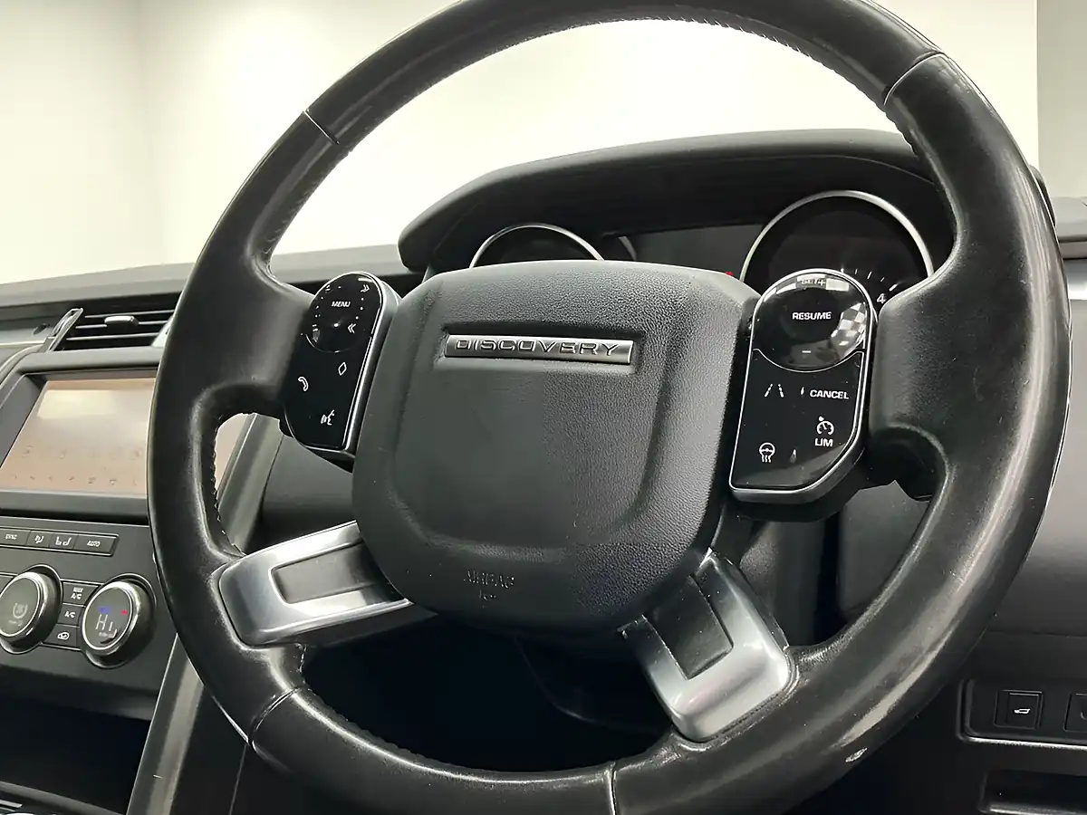 Used 2020 Land Rover Discovery Landmark Edition Black - Interior and Exterior details 11