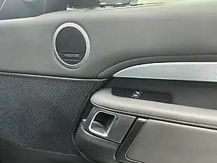 Used 2020 Land Rover Discovery Landmark Edition Black - Interior and Exterior details 18