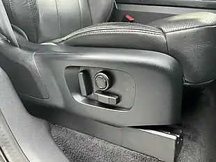 Used 2020 Land Rover Discovery Landmark Edition Black - Interior and Exterior details 19
