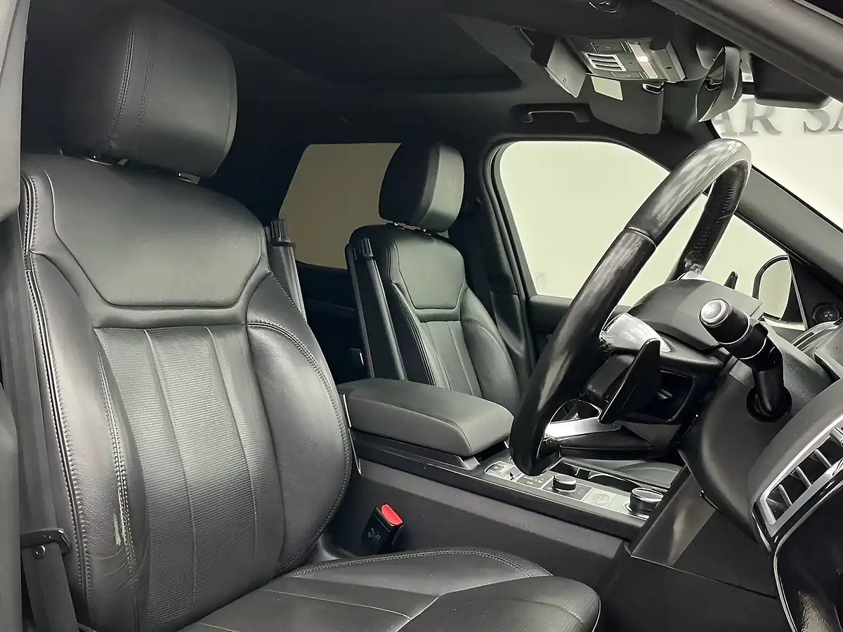 Used 2020 Land Rover Discovery Landmark Edition Black - Interior and Exterior details 9