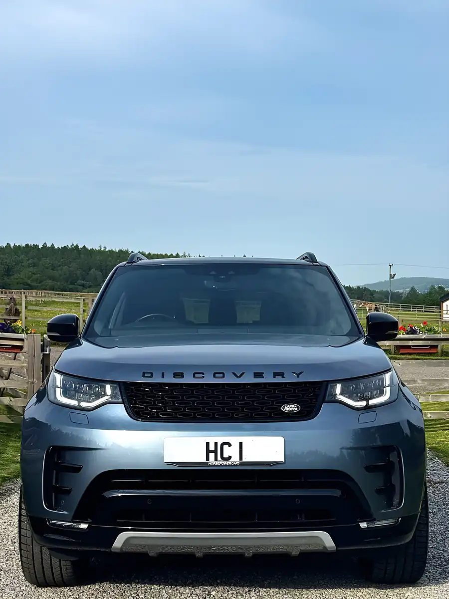 Used 2020 Land Rover Discovery Landmark Edition Blue - Interior and Exterior details 10