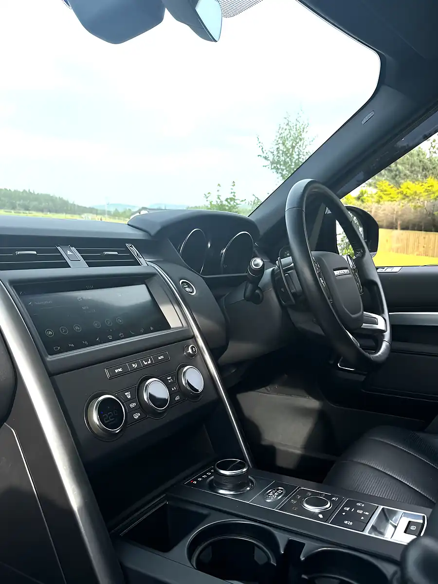 Used 2020 Land Rover Discovery Landmark Edition Blue - Interior and Exterior details 20