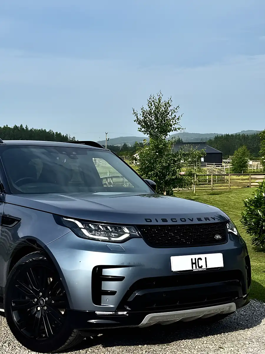Used 2020 Land Rover Discovery Landmark Edition Blue - Interior and Exterior details 3