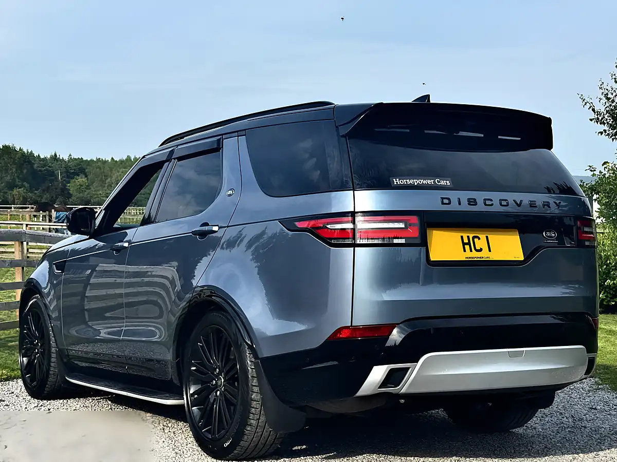 Used 2020 Land Rover Discovery Landmark Edition Blue - Interior and Exterior details 4