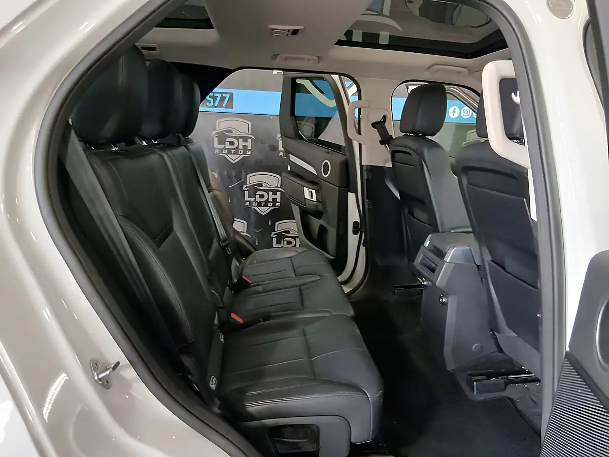 Used 2020 Land Rover Discovery Landmark Edition White - Interior and Exterior details 17