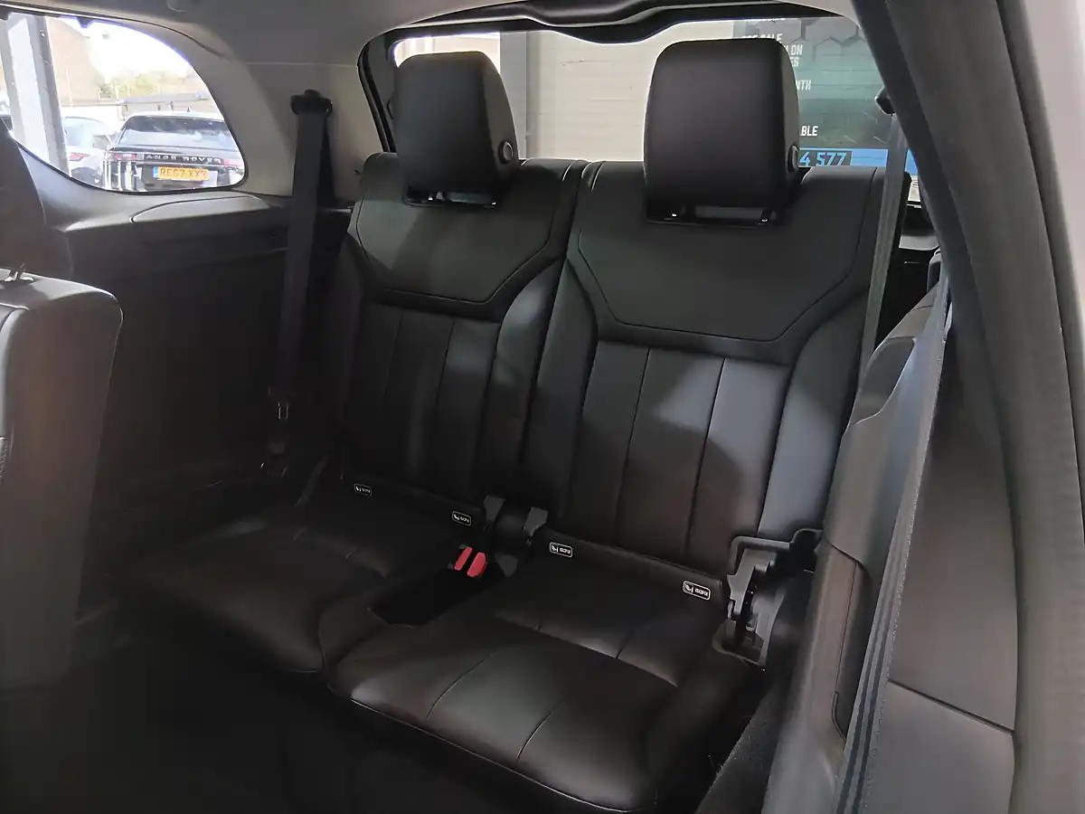 Used 2020 Land Rover Discovery Landmark Edition White - Interior and Exterior details 19