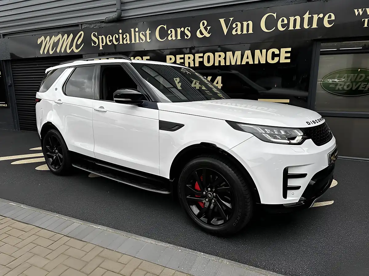 Used 2020 Land Rover Discovery Landmark Edition White - Front View