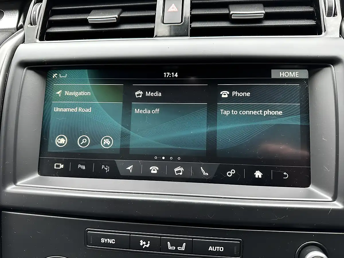 Used 2020 Land Rover Discovery Landmark Edition White - Interior and Exterior details 13