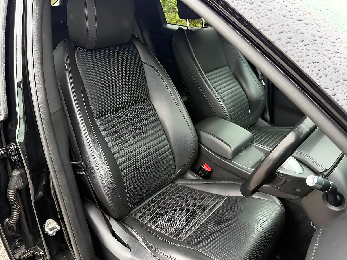 Used 2020 Land Rover Discovery Sport Hse Black - Interior and Exterior details 10